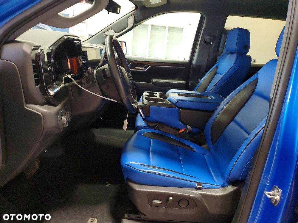 Chevrolet Silverado - 8