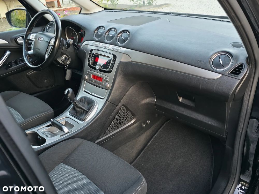 Ford Galaxy 2.0 Champions Edition - 9
