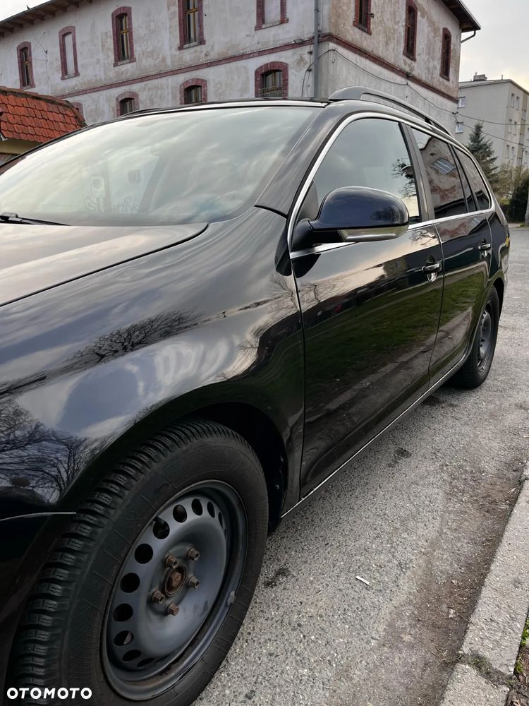 Volkswagen Golf 1.9 TDI DPF Comfortline - 23