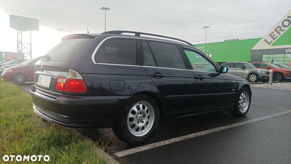 BMW Seria 3 328i - 4