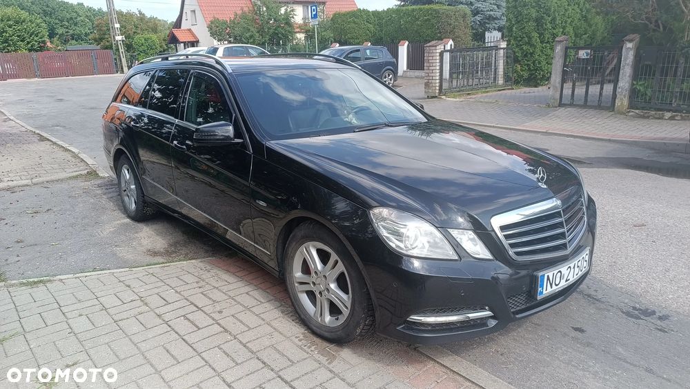 Mercedes-Benz Klasa E 220 CDI DPF BlueEFFICIENCY Elegance - 3