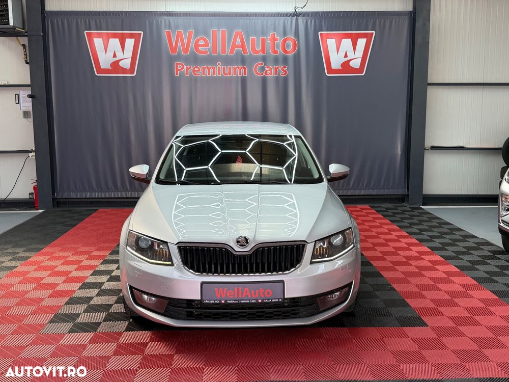 Skoda Octavia 2.0 TDI DSG Ambition - 1