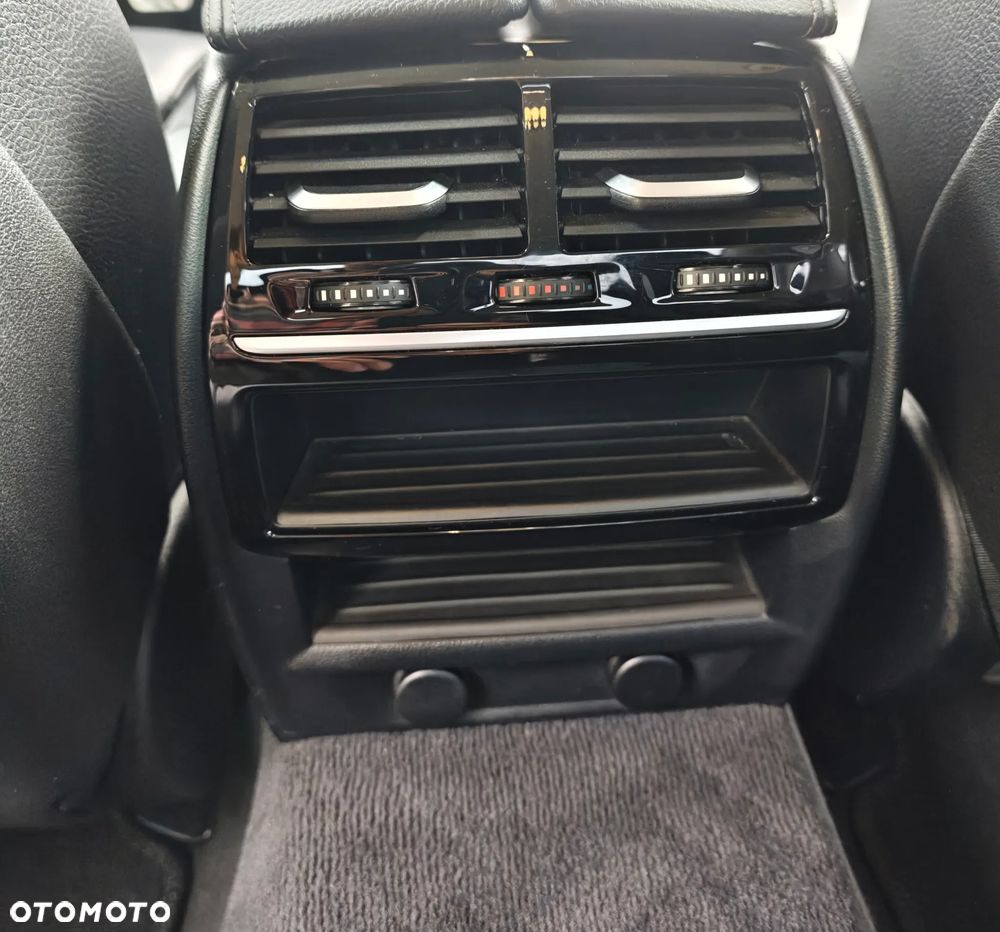 BMW Seria 5 520d Efficient Dynamics Edition Sport Line - 36