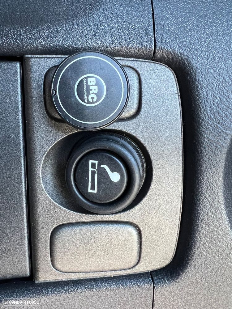 Honda Civic 1.4 i-VTEC Sport - 37