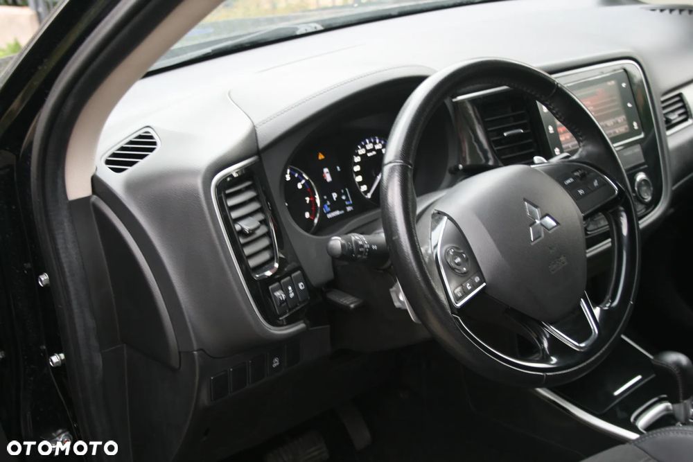 Mitsubishi Outlander 2.0 Intense 2WD CVT - 22