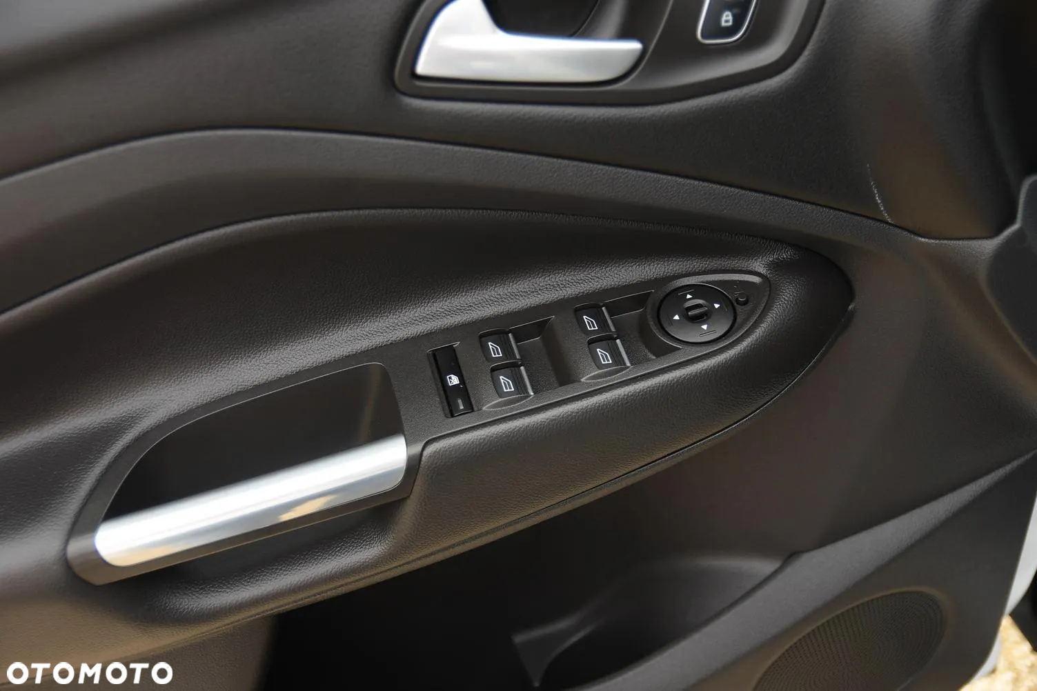 Ford Kuga 2.0 TDCi 4WD Titanium Plus - 25