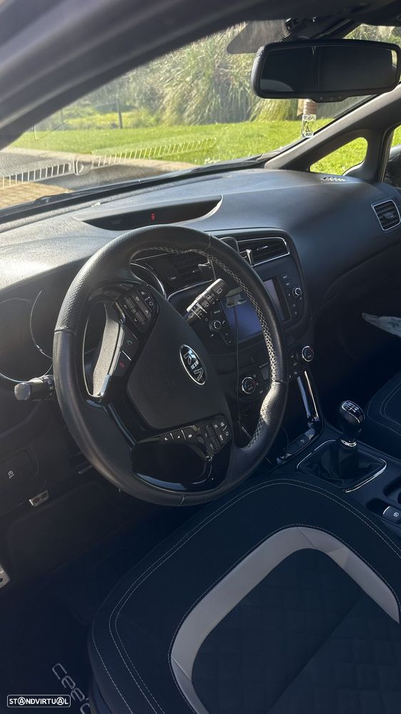 Kia Ceed 1.6 CRDi GT Line - 4