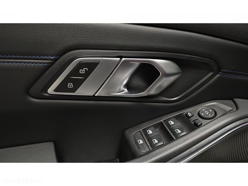 BMW Seria 3 320d xDrive mHEV M Sport - 29