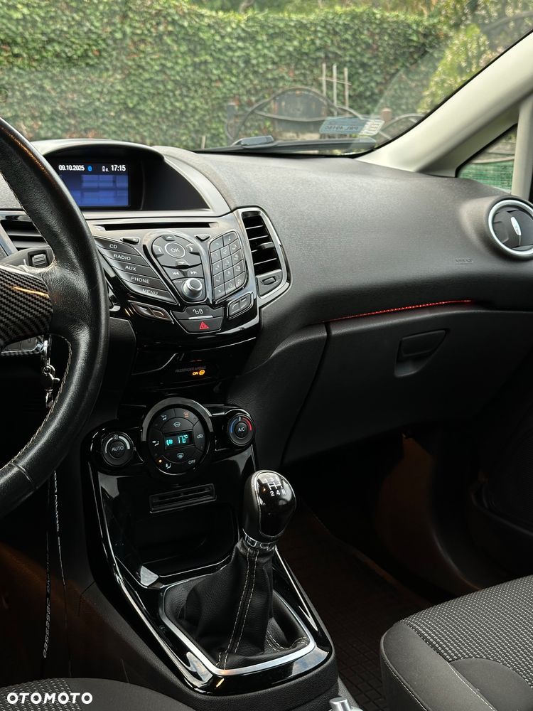 Ford Fiesta 1.0 EcoBoost Titanium - 10
