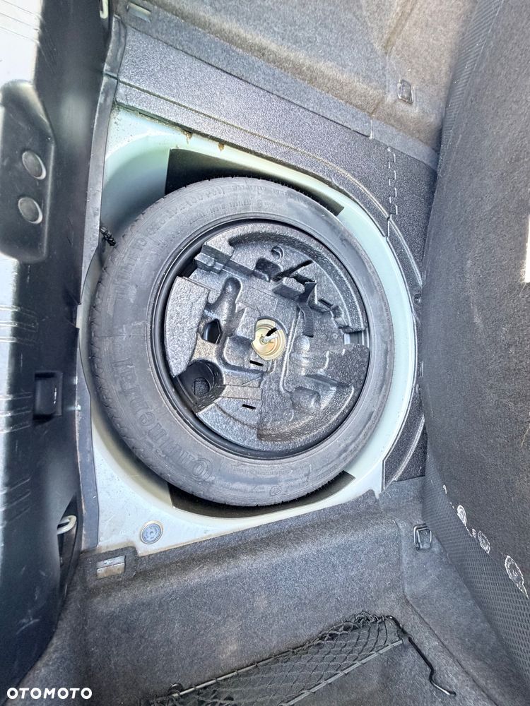 BMW Seria 5 523i - 22