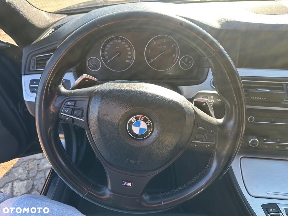 BMW Seria 5 520d Sport-Aut - 28