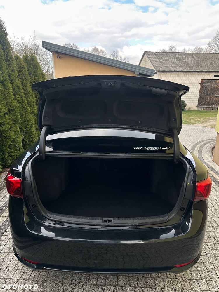 Toyota Avensis 1.8 Premium MS - 7