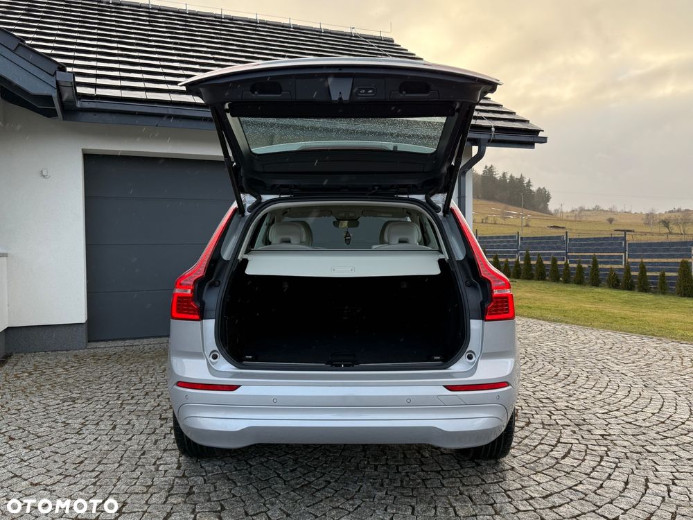 Volvo XC 60 B4 D Ultimate Dark - 32