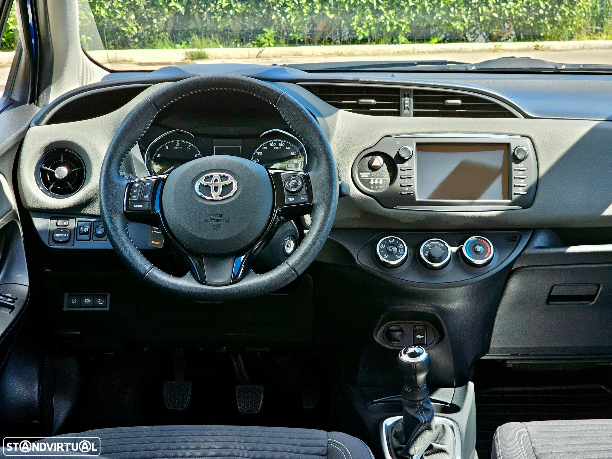Toyota Yaris 1.0 VVT-i Comfort Plus - 10