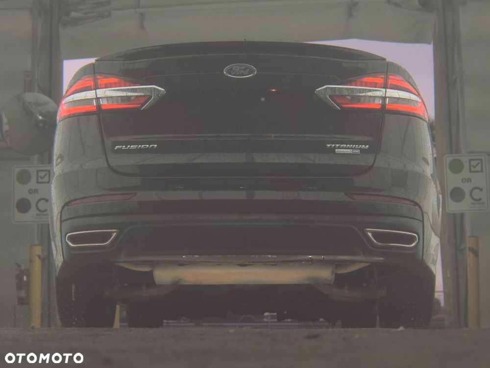 Ford Fusion 2.0 EcoBoost Titanium - 4