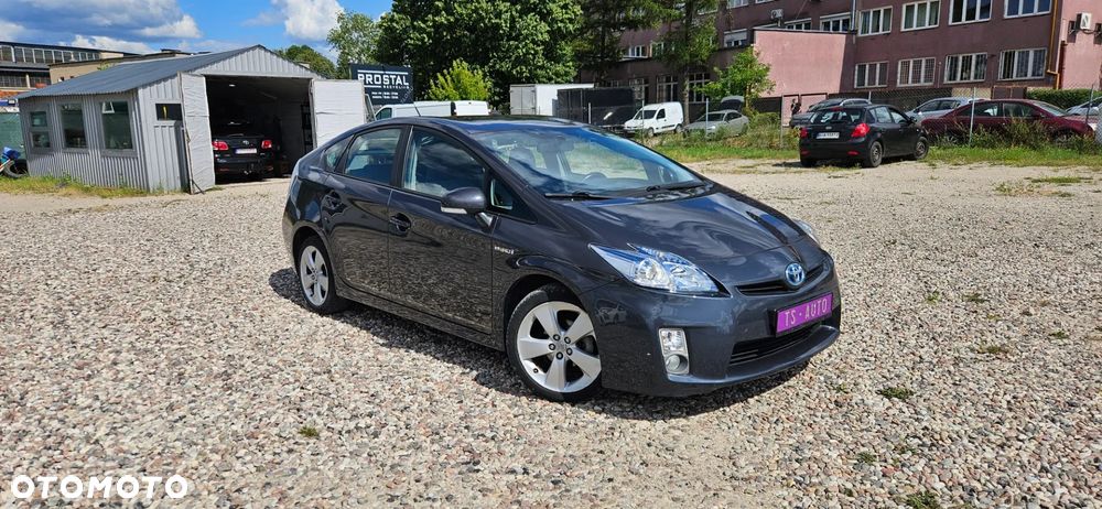 Toyota Prius (Hybrid) - 3