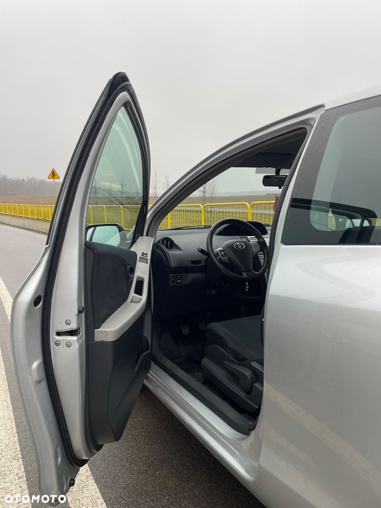 Toyota Yaris 1.4 D-4D - 8