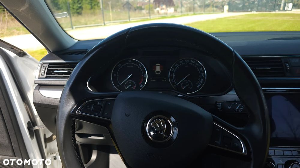 Skoda Superb 2.0 TDI Style DSG - 8