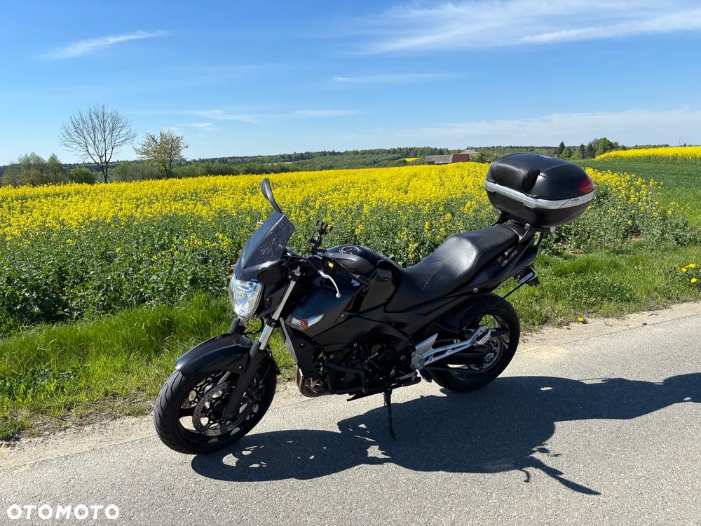 Suzuki GSR - 1