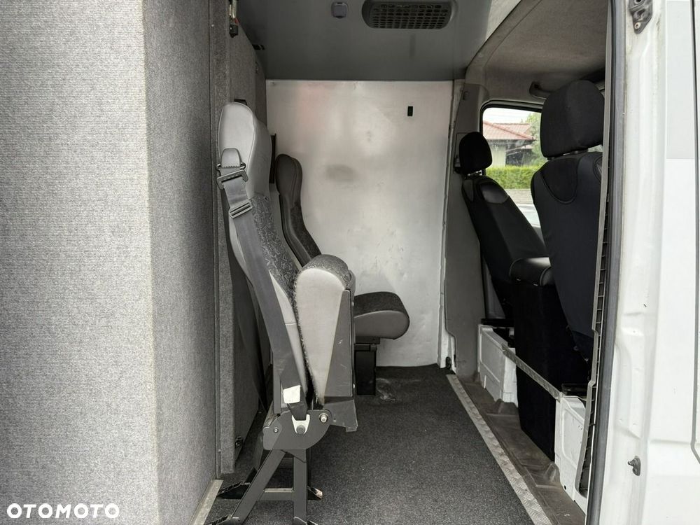 Mercedes-Benz Sprinter - 21