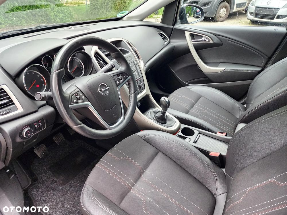 Opel Astra 1.4 Turbo 150 Jahre - 20