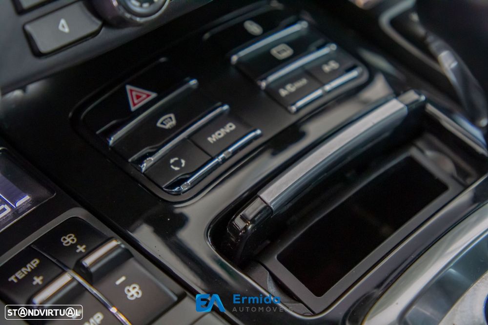 Porsche Cayenne - 43