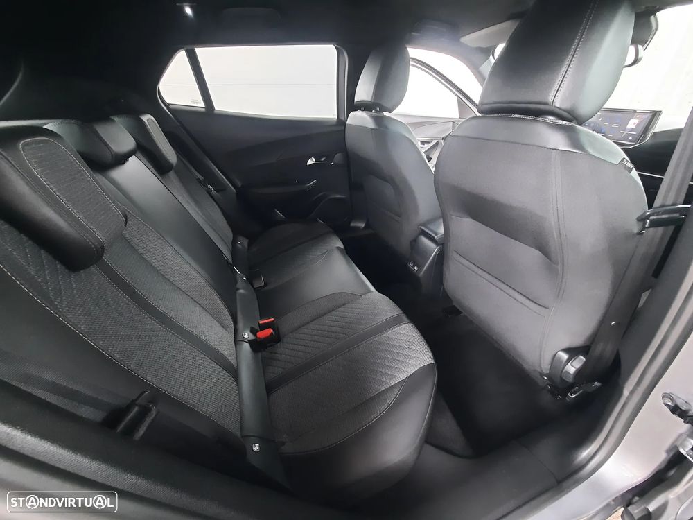 Peugeot e-2008 54 kWh Allure - 24