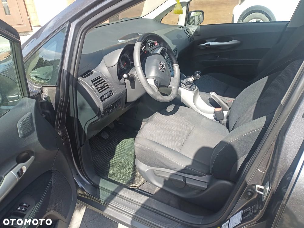 Toyota Auris 1.4 D-4D Terra - 9