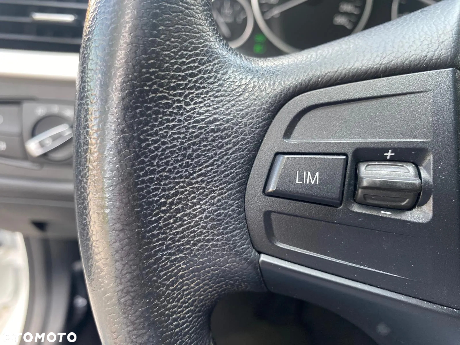 BMW Seria 3 320d Luxury Line - 34