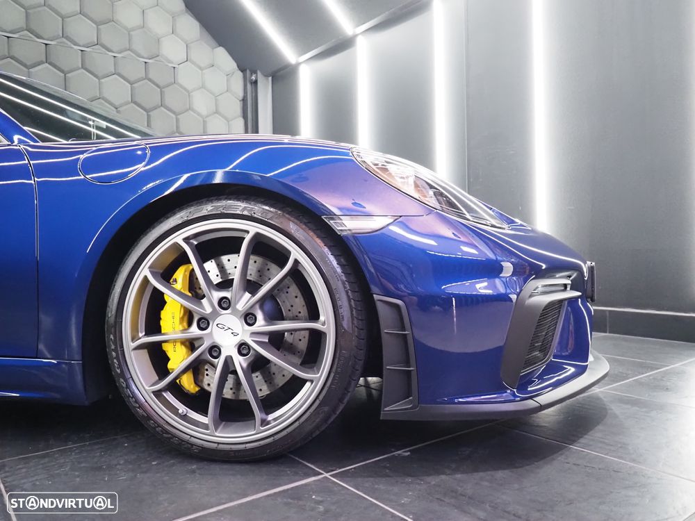 Porsche 718 Cayman GT4 - 8