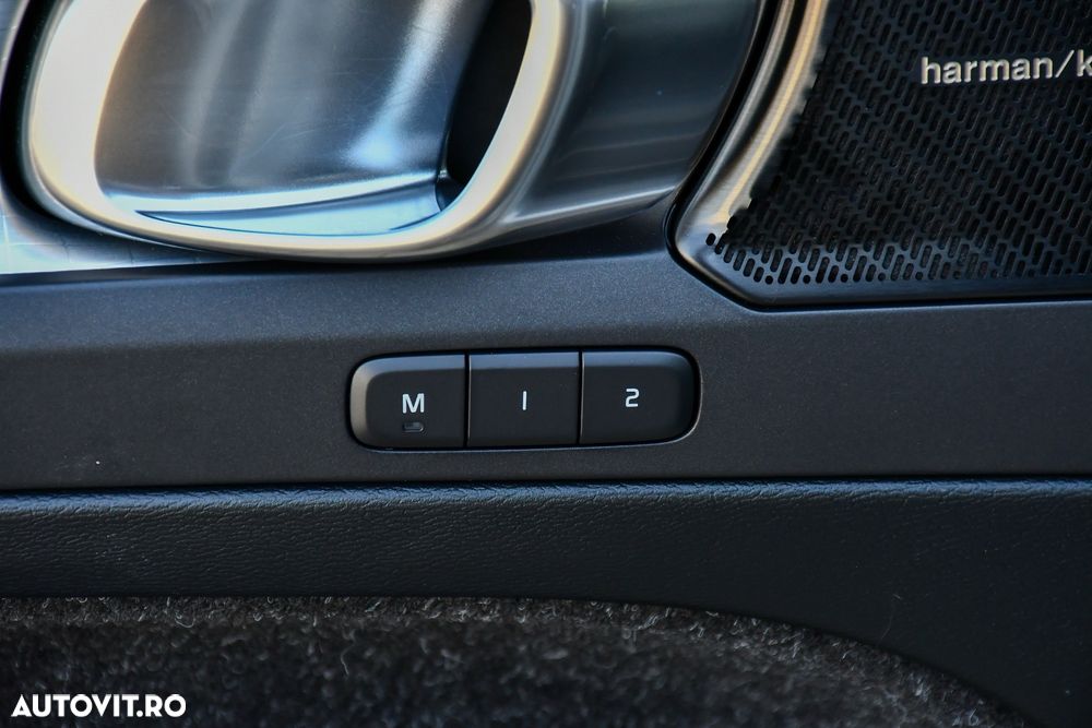 Volvo XC 40 D3 AWD Momentum Pro - 31