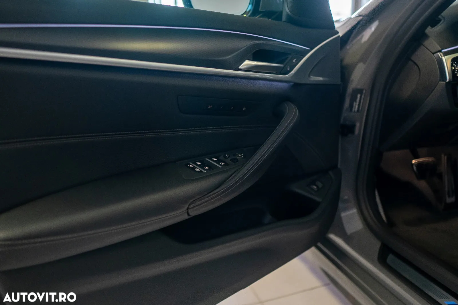 BMW Seria 5 530d xDrive AT MHEV - 18