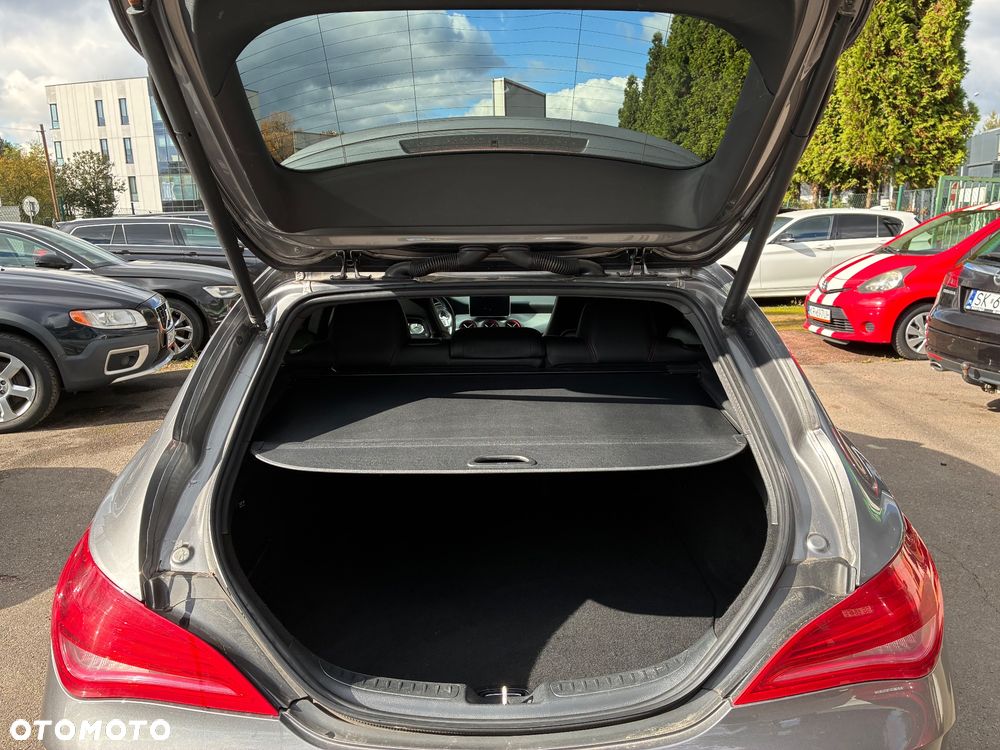 Mercedes-Benz CLA 250 4Matic 7G-DCT Sport - 8