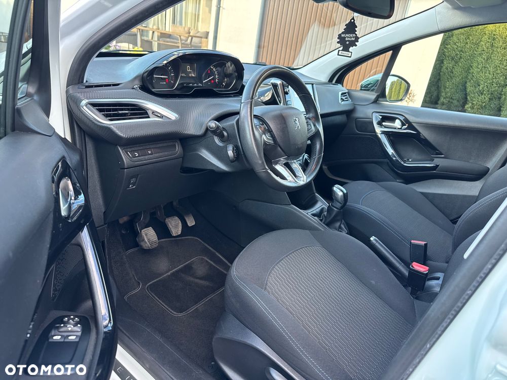 Peugeot 208 PureTech 82 Stop & Start Signature - 6