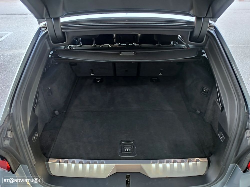BMW 530 e Pack Desportivo M - 10