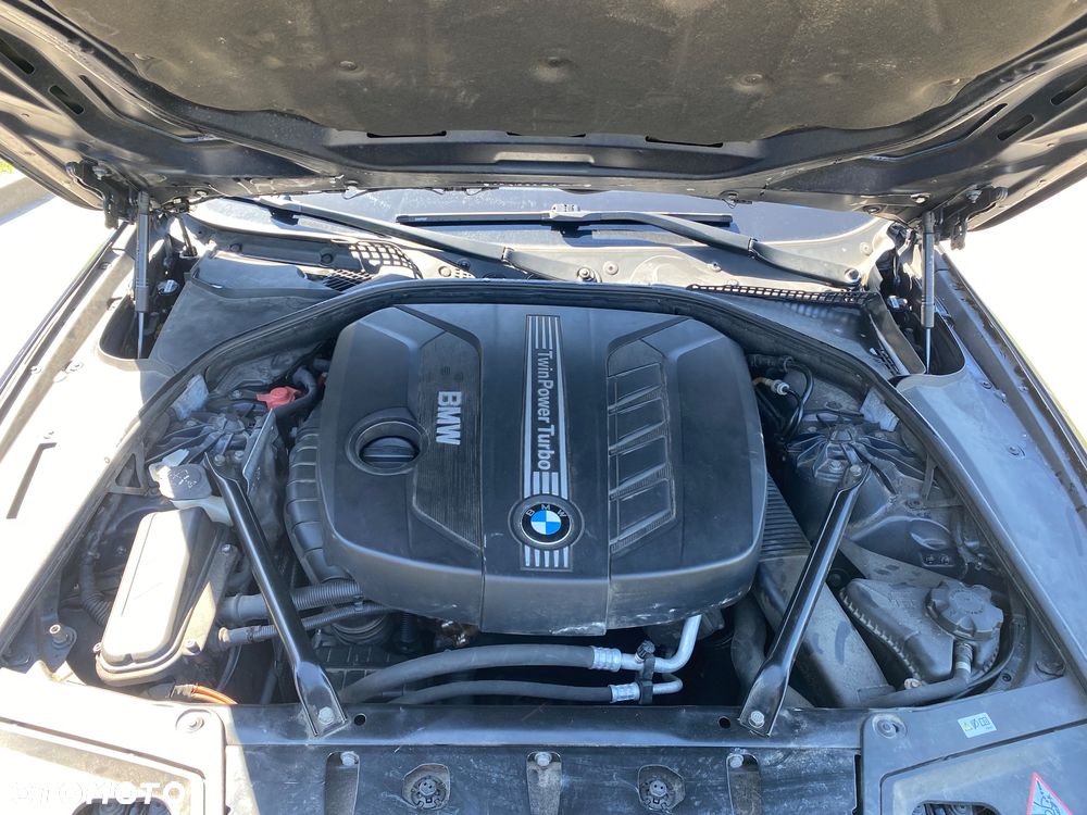 BMW Seria 5 525d xDrive - 35