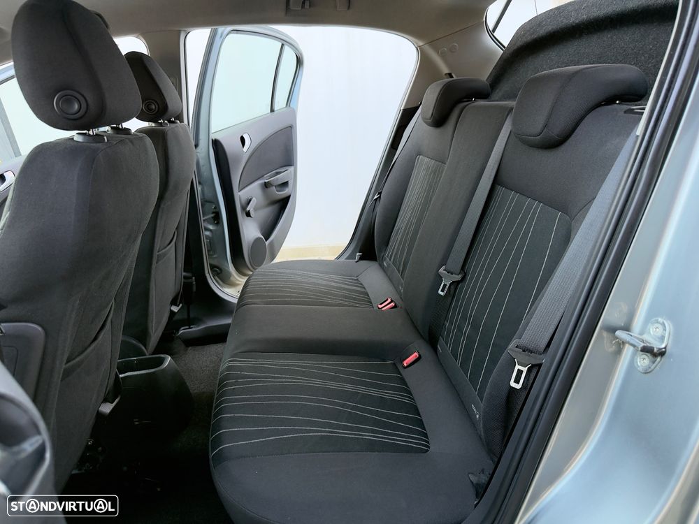 Opel Corsa 1.2 Enjoy - 45