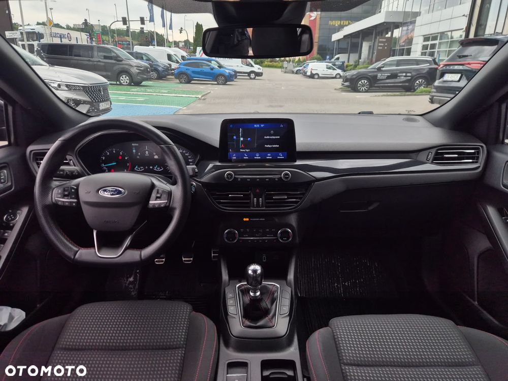 Ford Focus 1.0 EcoBoost Hybrid ST-LINE DESIGN - 8