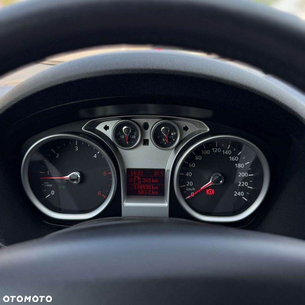 Ford Kuga - 31