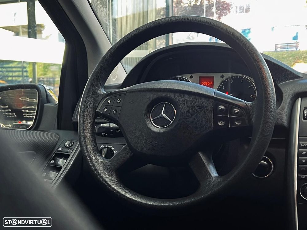Mercedes-Benz B 150 Standard - 21