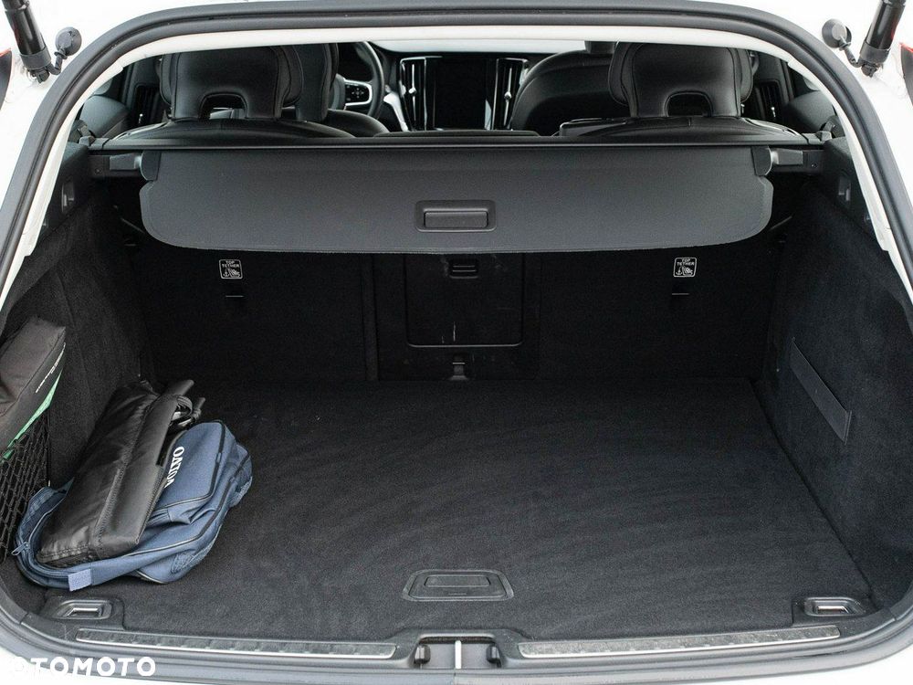 Volvo V60 Cross Country D4 AWD - 30