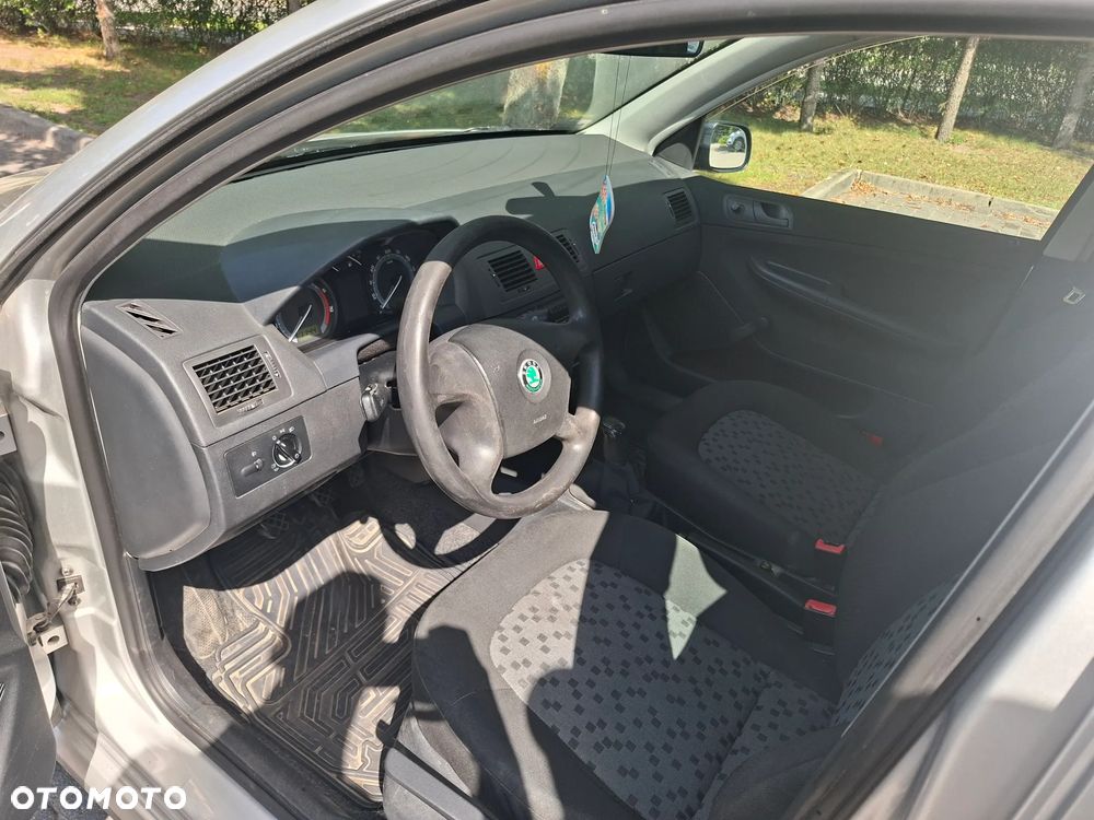 Skoda Fabia 1.2 HTP Ambiente - 6