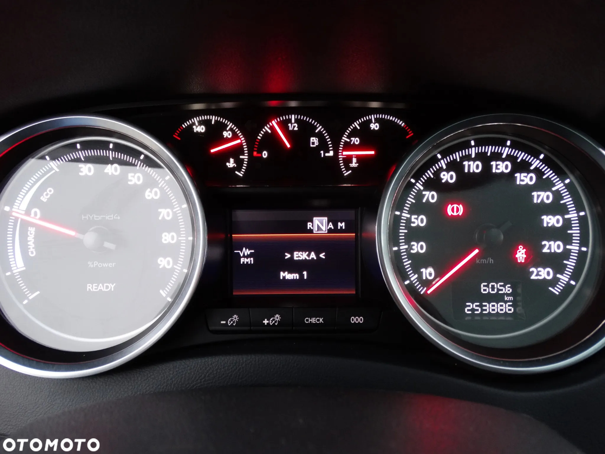 Peugeot 508 RXH 2.0 HDi HYbrid4 - 35