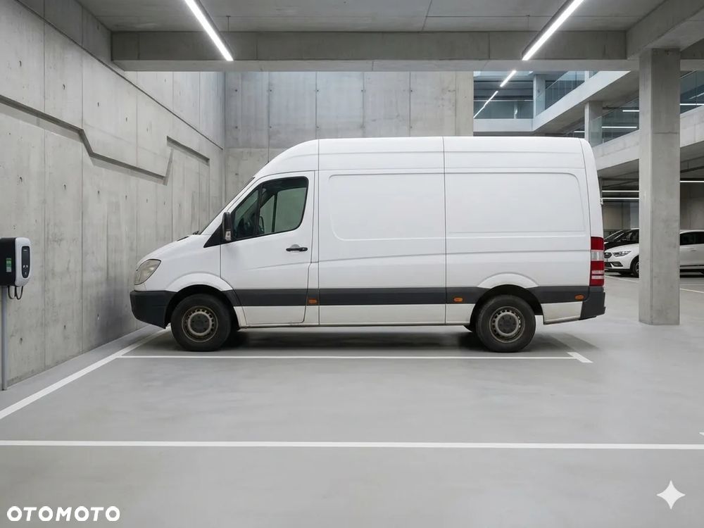 Mercedes-Benz Sprinter - 4