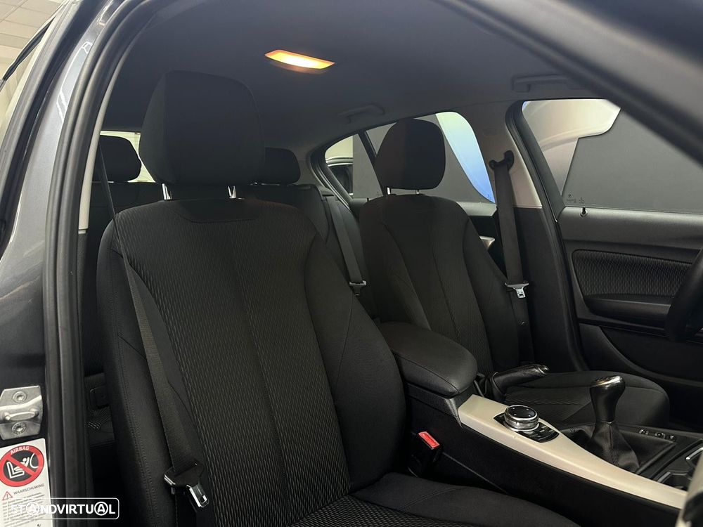 BMW 116 d EDynamics Line Sport - 28