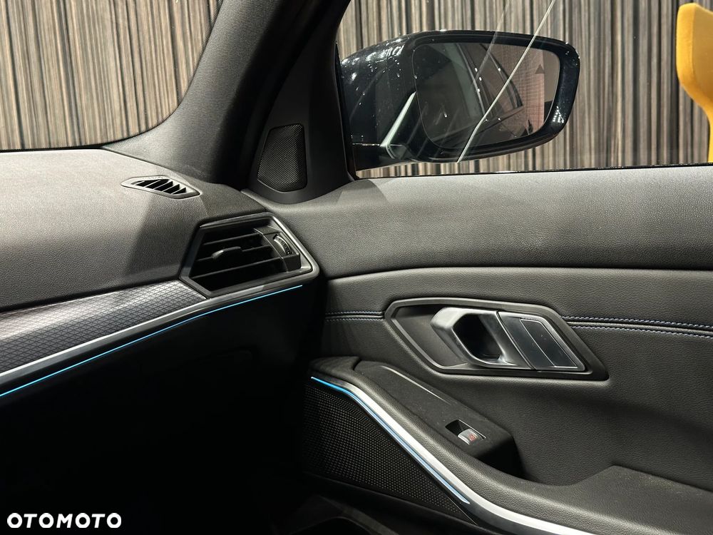 BMW Seria 3 318i M Sport - 20