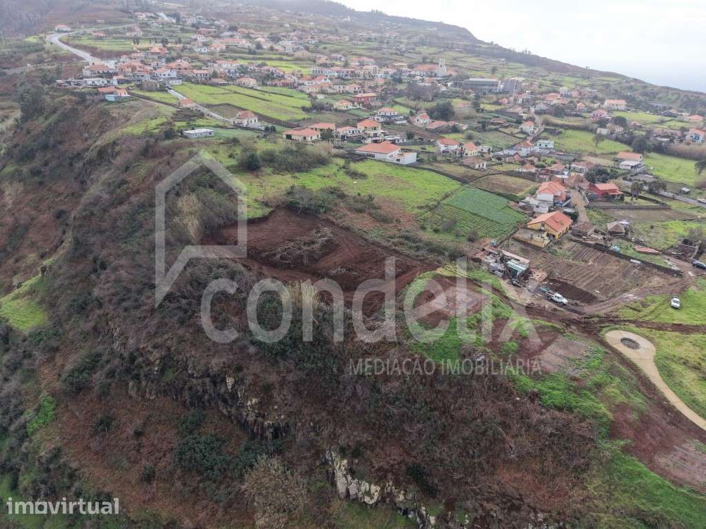 Salão de Baixo / Aviceira da Caldeira, Ponta do Pargo - Grande imagem: 2/9