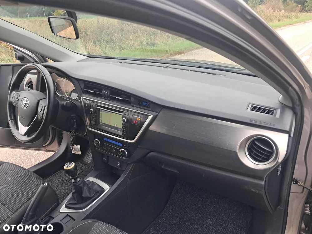 Toyota Auris 1.4 D-4D Active - 8
