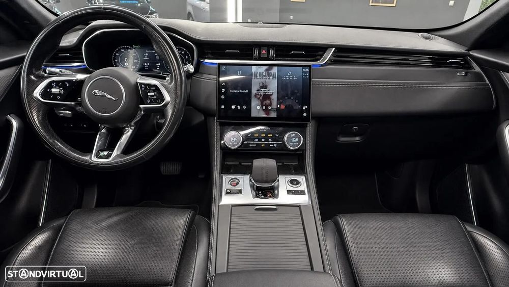 Jaguar F-Pace 2.0 P400e AWD R-Dynamic Black - 34