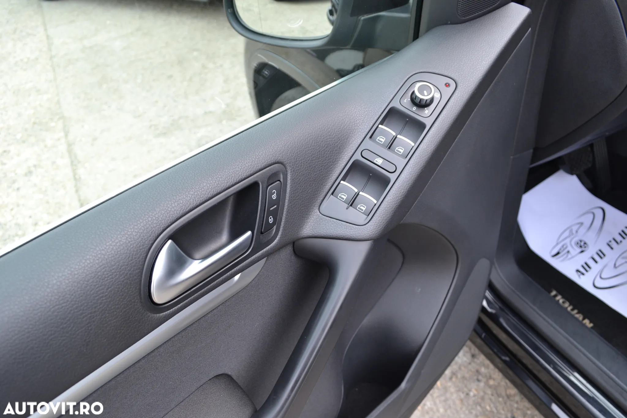 Volkswagen Tiguan 2.0 TDI 4Motion DSG BMT Sport & Style - 9